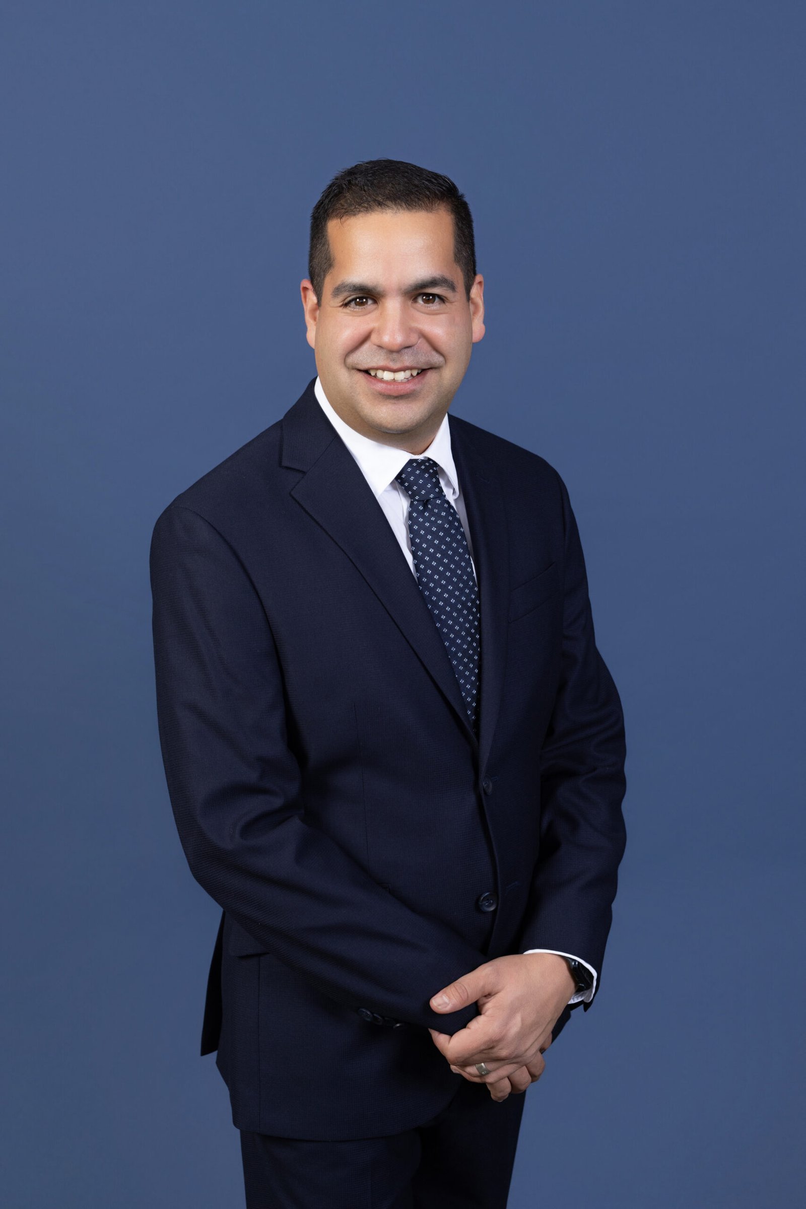 PennebakerQuiroz-0098 (Eric, blue background)